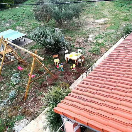 Tajana Holiday home Vinisce